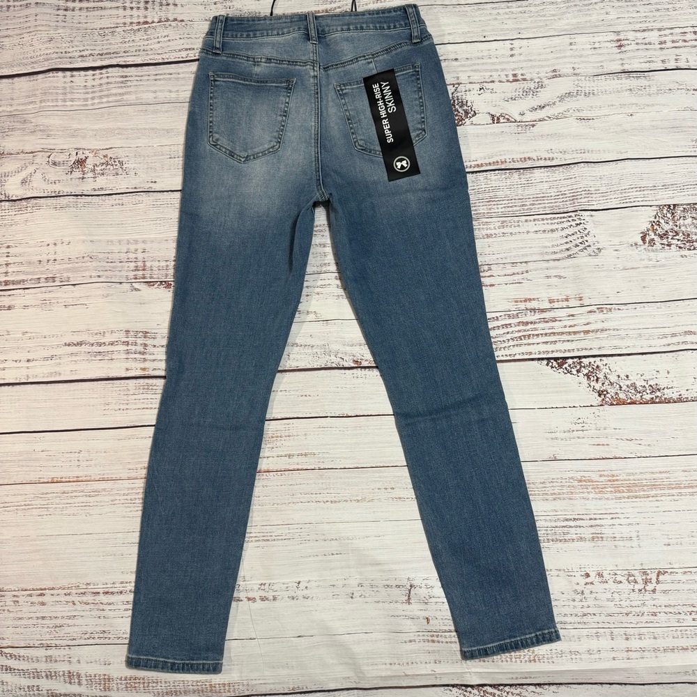 Ashley Mason Women's Skinny Jeans in Classic Blue - Picture 2 of 7
